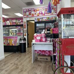 Lorenas Ice Cream - Store front
