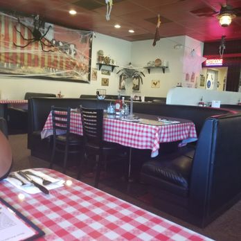 Mo's Egg House - Dinning room, Halloween decorated - Breakfast & Brunch Near Me - Temecula, California Mo's Egg House - Dinning room, Halloween decorated - Breakfast & Brunch Near Me - Temecula, California