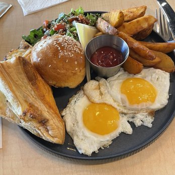 Art Lunch - The Armenian Breakfast - Breakfast & Brunch Near Me - Pasadena, California Art Lunch - The Armenian Breakfast - Breakfast & Brunch Near Me - Pasadena, California