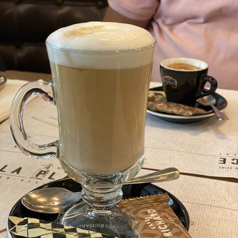 La Place - Coffee with milk - French Near Me - Neuilly-sur-Seine, 92 La Place - Coffee with milk - French Near Me - Neuilly-sur-Seine, 92
