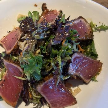 Yard House - Ahi Crunchy Salad - New American Near Me - Concord, California