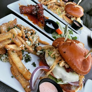 Colton's Social House - New American Near Me - Clovis, California