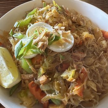 Tselogs - Pancit Bihon - Filipino Near Me - Daly City, California