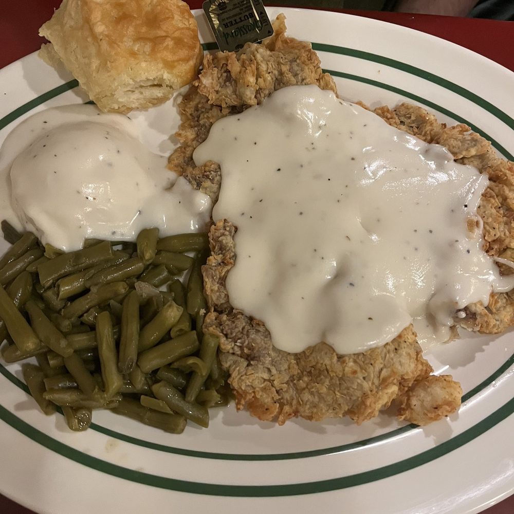 Kendall's Restaurant - Original Chicken Fry, mashed potatoes and gravy, green beans - American Near Me - Noble, Oklahoma