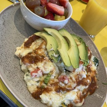 Early Bird - West Des Moines - Egg White Scramble w/avavado - Breakfast & Brunch Near Me - West Des Moines, Iowa Early Bird - West Des Moines - Egg White Scramble w/avavado - Breakfast & Brunch Near Me - West Des Moines, Iowa