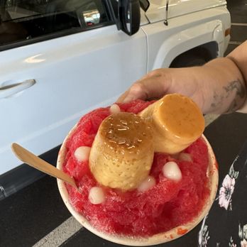 Ice Garden - Strawberry Shaved Ice w/ Mochi Balls and DOUBLE Custard! - Desserts Near Me - Aiea, Hawaii