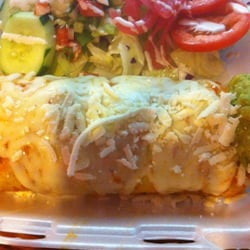 Umm ...burrito de carne azada muy exquisito ...so yummy!!!!