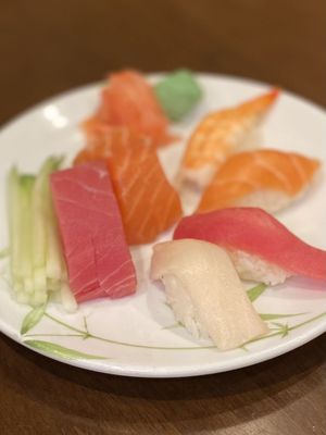 Aki Nom Nom Sushi and Ramen by null