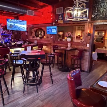 The Ramp Restaurant & Bar - Our bar - Italian Near Me - Burbank, California The Ramp Restaurant & Bar - Our bar - Italian Near Me - Burbank, California