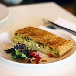 De Klub - Quiche http://www.nansypop.com/food/de-klub-modern-bistro-with-breakfast-lunch-dinner-at-vechtclub-xl/