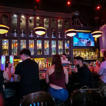 Fox On John - Bar - Bars Near Me - Toronto, Ontario