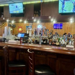 Hogbody's Bar & Grill - Bar area