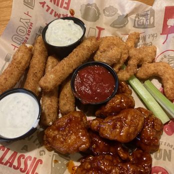 Applebee's Grill + Bar - Mozzarella Sticks, Boneless wings, and Shrimp - American Near Me - Baton Rouge, Louisiana Applebee's Grill + Bar - Mozzarella Sticks, Boneless wings, and Shrimp - American Near Me - Baton Rouge, Louisiana