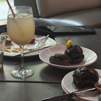 W Living Room Bar - Sliders, Need a Refresher - Music Venues Near Me - Seattle, Washington