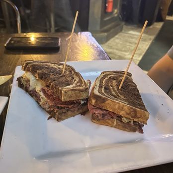 The Kettle Black Kitchen & Pub - Ruben - Gastropubs Near Me - Phoenix, Arizona