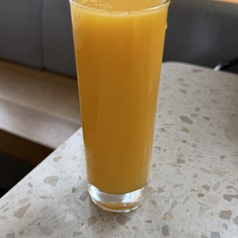 Two Hands - Orange juice filled to the rim! - Cafes Near Me - Brooklyn, New York Two Hands - Orange juice filled to the rim! - Cafes Near Me - Brooklyn, New York