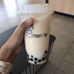 Frosty Fox - Mountain oolong tea with creamy milk and chewy boba
