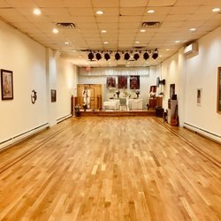 USA Devanand Yoga Center - The meditation/yoga room is large enough to accommodate tens of people