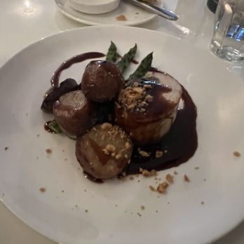 Hemelse Modder - Guinea fowl fillet. - Modern European Near Me - Amsterdam, New Hampshire