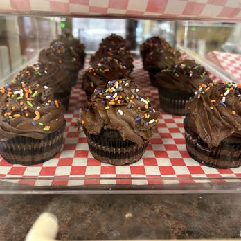 Busy Bee Bakery and Cafe - Cafes Near Me - Three Forks, Montana Busy Bee Bakery and Cafe - Cafes Near Me - Three Forks, Montana