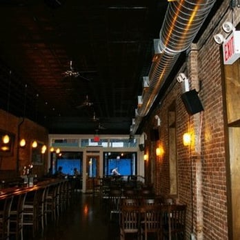 Black Horse Pub - Inside looking to the front - Pubs Near Me - Brooklyn, New York Black Horse Pub - Inside looking to the front - Pubs Near Me - Brooklyn, New York