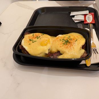 New Yolktown - American Near Me - Evanston, Illinois
