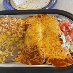 Gordo's cafe - Beef enchiladas with red chili