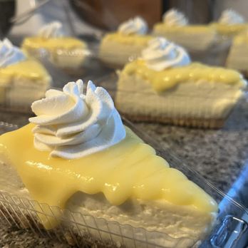 Bakersfield Cheesecake - Fresh lemon curd - Desserts Near Me - Bakersfield, California Bakersfield Cheesecake - Fresh lemon curd - Desserts Near Me - Bakersfield, California