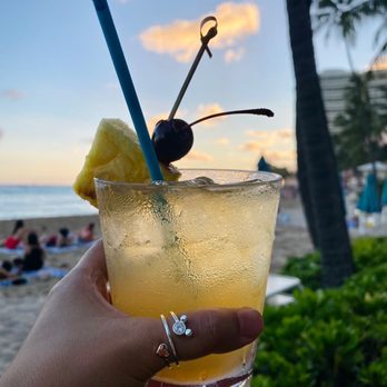 The Beach Bar - 1944 Mai Tai - Bars Near Me - Honolulu, Hawaii