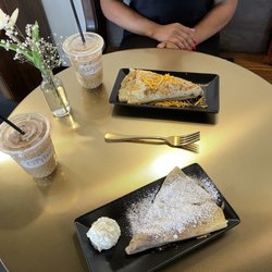 The Grind Coffee Bar - Strawberry jam and the everything crepe