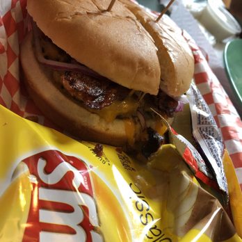 Whistle Stop - Bacon Cheeseburger with potato chips - American Near Me - Plant City, Florida Whistle Stop - Bacon Cheeseburger with potato chips - American Near Me - Plant City, Florida
