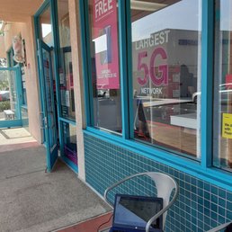 Just a "little" storefront with BIG support! Just a "little" storefront with BIG support!