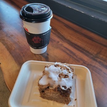 Muddy Paw Coffee Eagle Rock - Spayed latte and coffee cake - Coffee & Tea Near Me - Los Angeles, California Muddy Paw Coffee Eagle Rock - Spayed latte and coffee cake - Coffee & Tea Near Me - Los Angeles, California