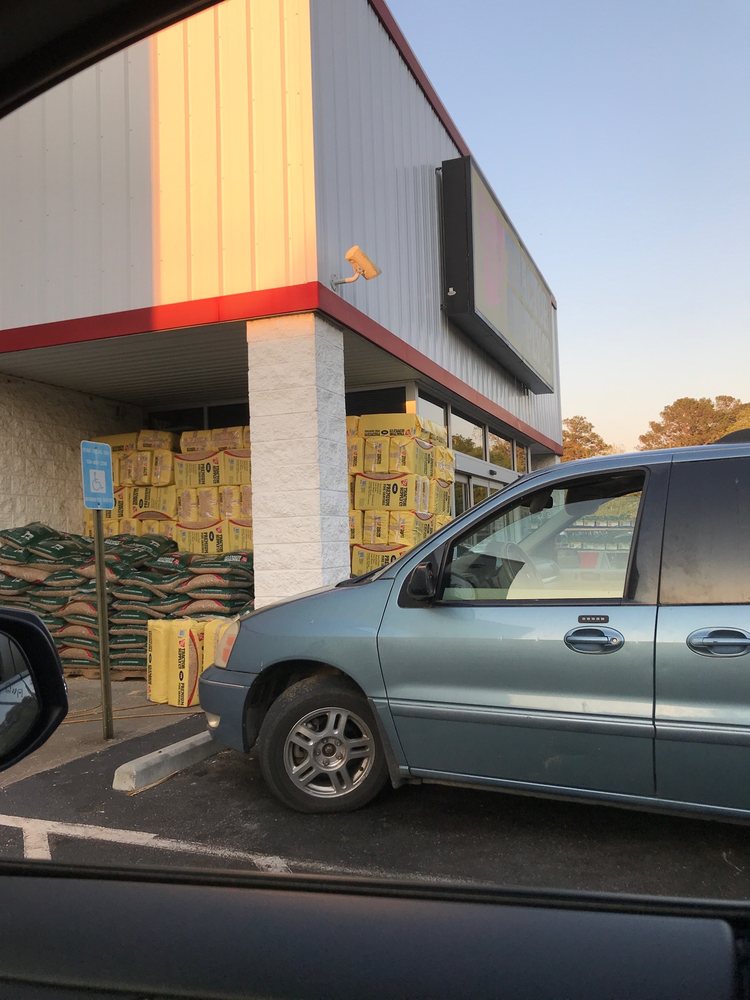 TRACTOR SUPPLY Updated April 2024 1515 Lucky St, Griffin,