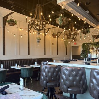Easy Like Sunday - Interior - Breakfast & Brunch Near Me - Charlotte, North Carolina Easy Like Sunday - Interior - Breakfast & Brunch Near Me - Charlotte, North Carolina