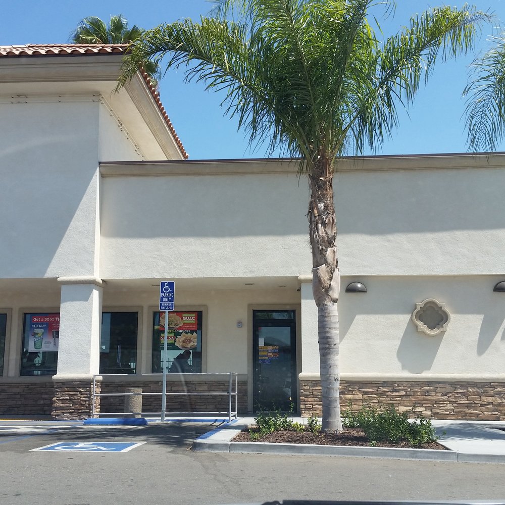Baker's Drive-Thru - Burgers Near Me - Colton, California