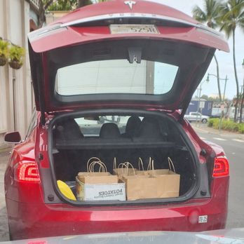 Murphy's Bar & Grill - Trunk full of takeouts - Irish Pub Near Me - Honolulu, Hawaii