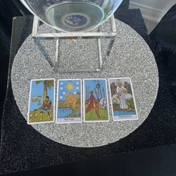 Moon Adviser - Tarot card readings
