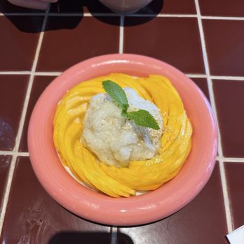Dalah - Beautiful mango sticky rice! - Thai Near Me - Pasadena, California