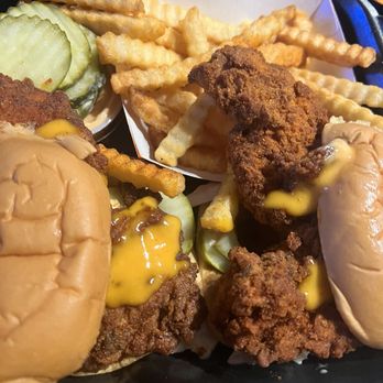 Dave's Hot Chicken - Dave's #2 2 Sliders w/ Fries - Chicken Shop Near Me - Orlando, Florida