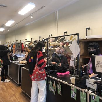 DeeLux - Used, Vintage & Consignment Near Me - Claremont, California DeeLux - Used, Vintage & Consignment Near Me - Claremont, California