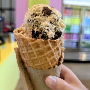 Van Leeuwen Ice Cream - Earl Grey Tea and Brown Sugar Cookie Dough Brownie - Ice Cream & Frozen Yogurt Near Me - Nashville, Tennessee
