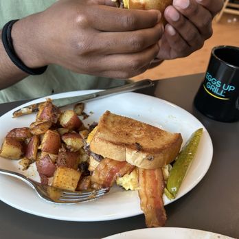 Eggs Up Grill - Patty Melt with egg and bacon added - Breakfast & Brunch Near Me - Orlando, Florida