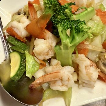 Top Thai Table - Veggies and shrimp. The shrimp was cooked perfectly. Very fresh food. - Thai Near Me - San Dimas, California