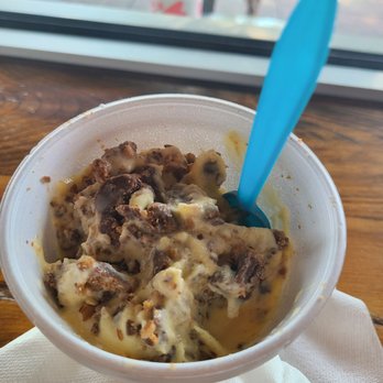 Freeze Frame Yogurt - Cake Butter with Reese Cup and Pecans - Ice Cream & Frozen Yogurt Near Me - Columbus, Georgia