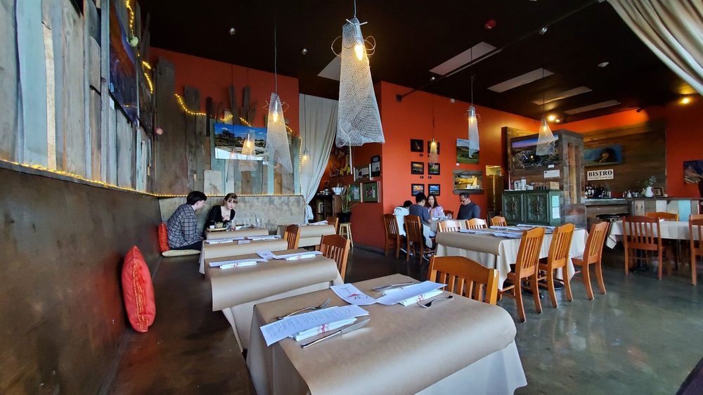 Pimienta Bistro & Bar