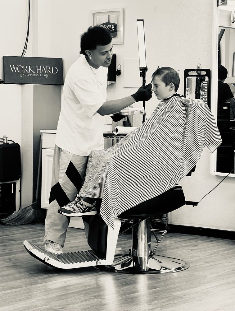 BLACK & GOLD BARBER LOUNGE Updated July 2025 229 Photos & 156