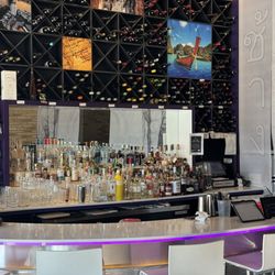 Sawasdee Thai Elevated - Full service bar