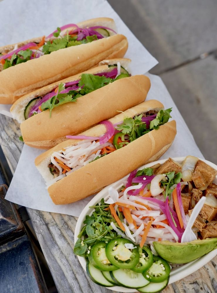 Scrooge Banh Mi Logo