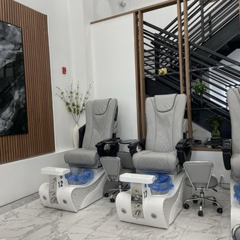 X Nail Spa - Pedicure chairs - Nail Salons Near Me - Westminster, Colorado